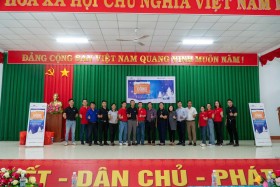 Hyundai Đắk Lắk trao tặng 100 phần quà cho các em học sinh nghèo DTTS